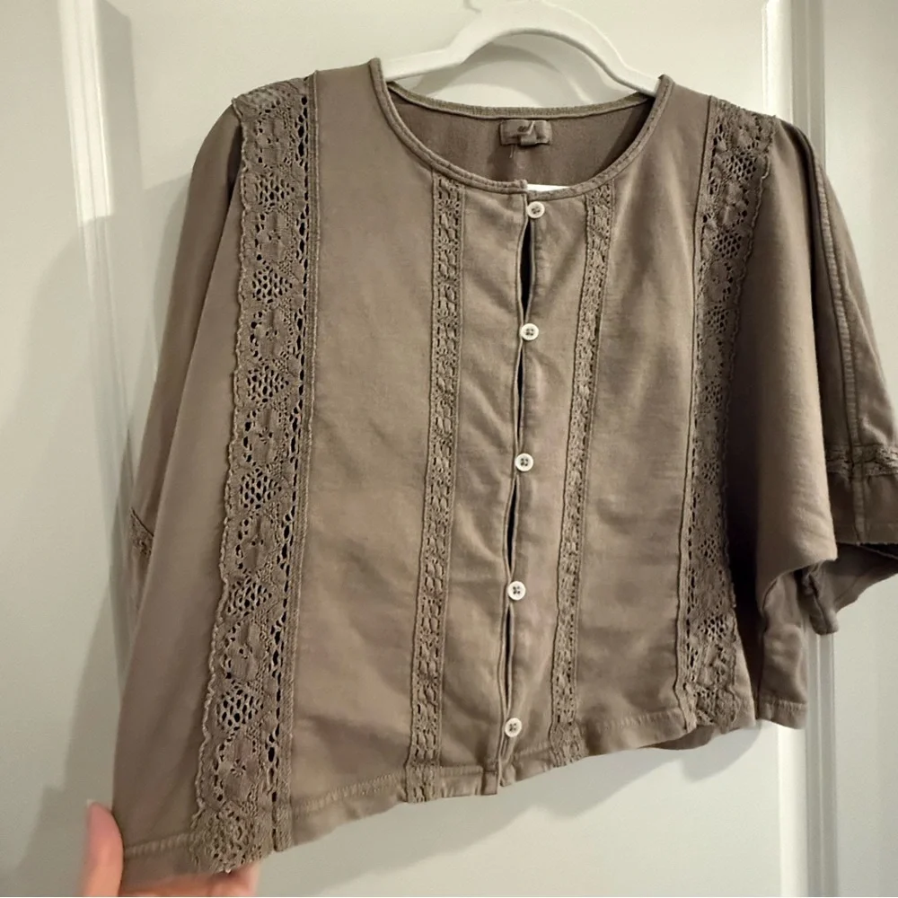 Arie Knit Button-Up Short Sleeve Blouse - Picture 6 of 10